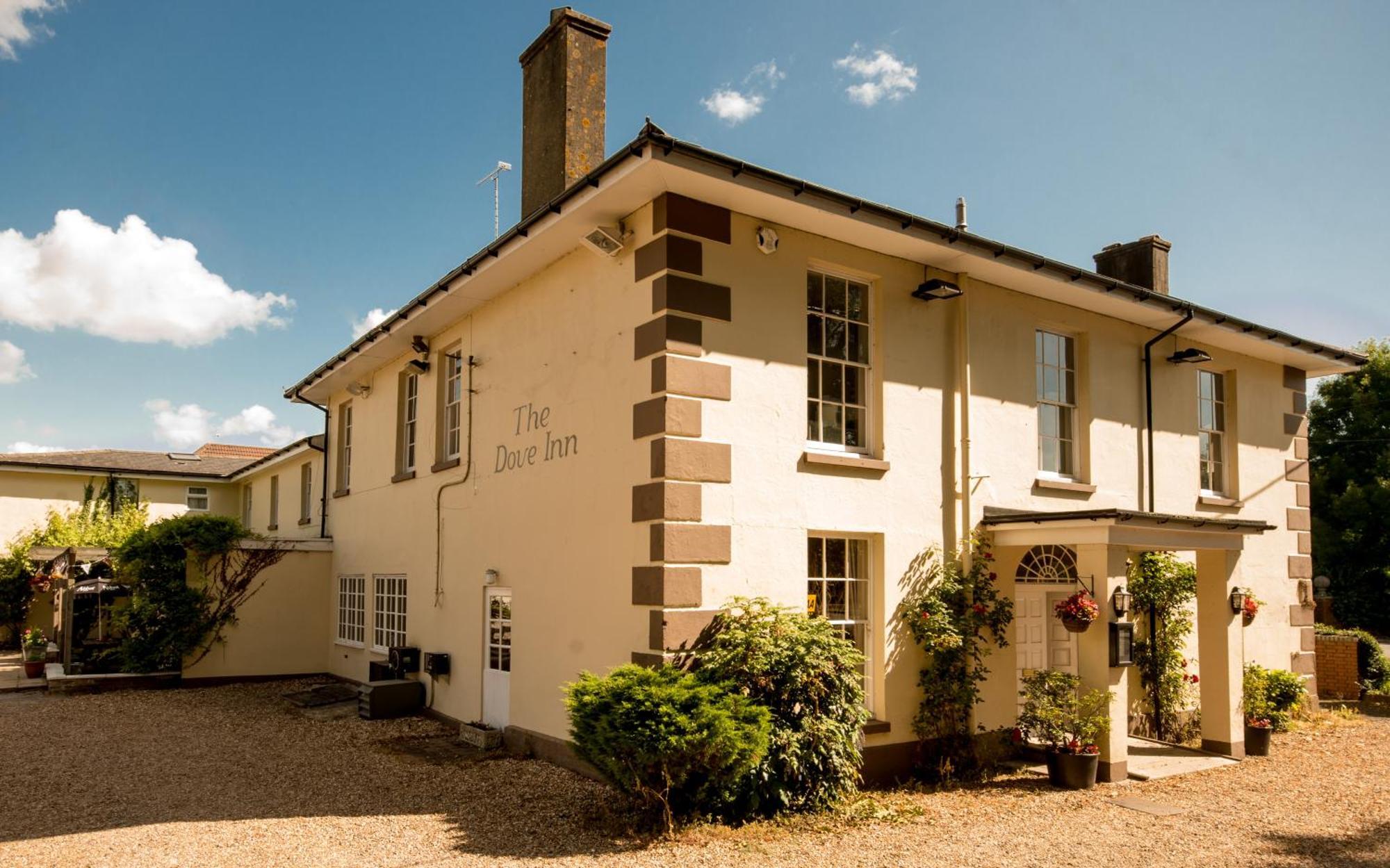 The Dove Inn Micheldever エクステリア 写真