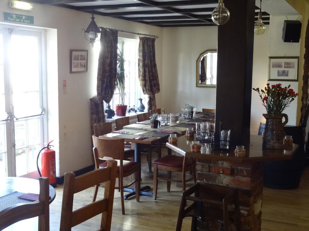 The Dove Inn Micheldever エクステリア 写真